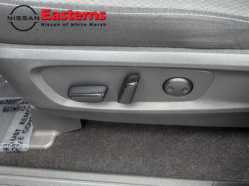 Used 2022 Nissan Pathfinder SV image 30