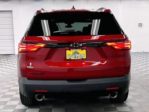 Used 2023 Chevrolet Traverse LT FWD image 9