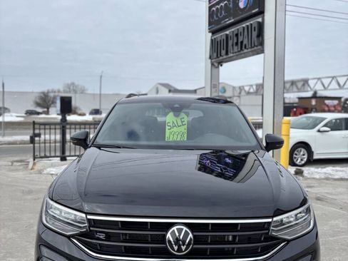 Used 2022 Volkswagen Tiguan SE R-Line image 2