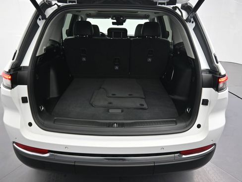 Used 2022 Jeep Grand Cherokee Limited 4xe w/ Luxury Tech Group II image 16