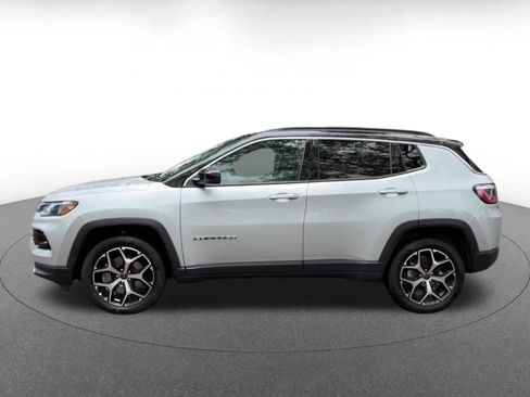 Used 2025 Jeep Compass Limited AWD/4WD image 9