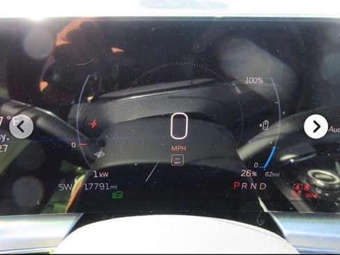 Used 2024 Cadillac Lyriq Luxury AWD/4WD image 19