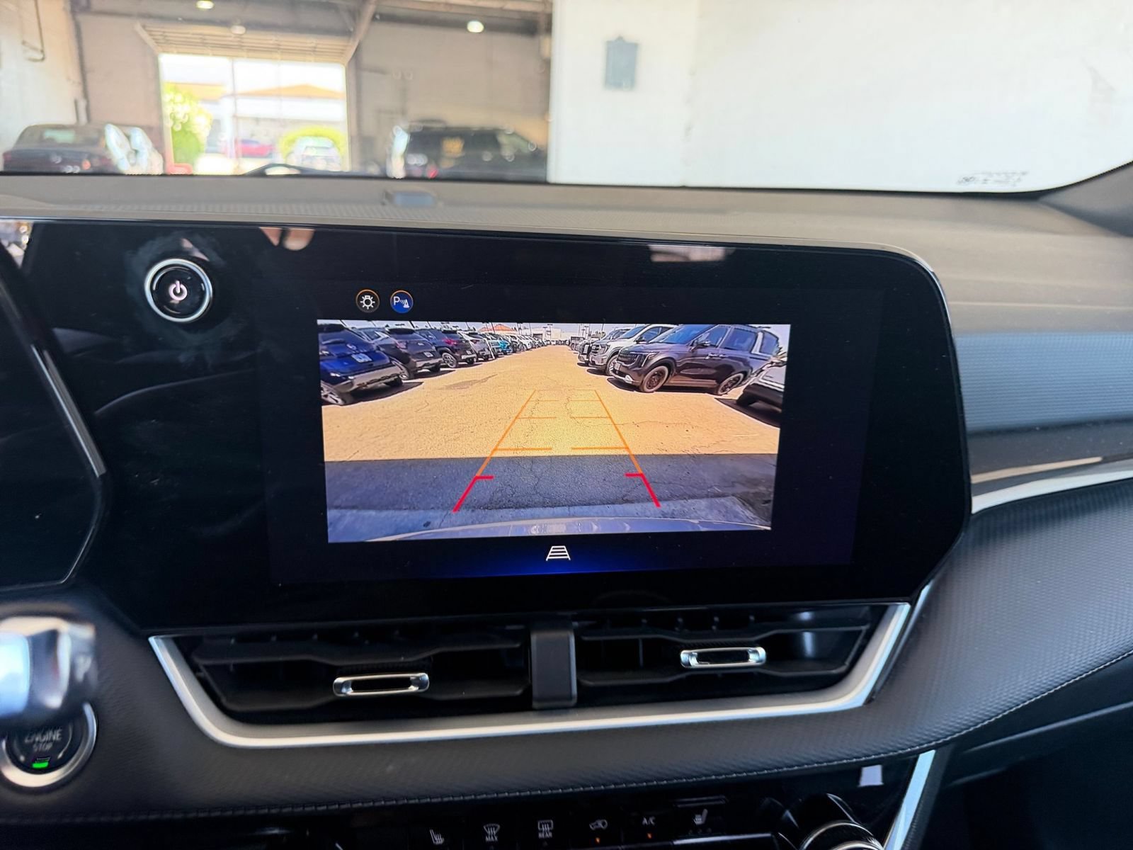 Used 2025 Chevrolet Equinox LT FWD image 24