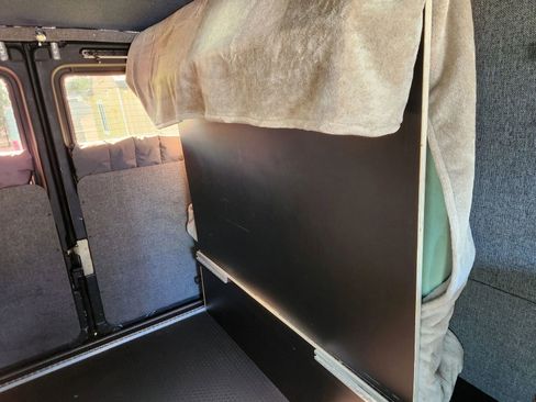 Used 2006 Dodge Sprinter 2500 w/ PWR Convenience Group RWD image 48