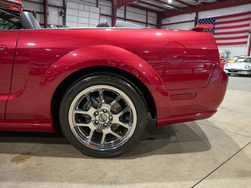 Used 2005 Ford Mustang GT Premium RWD image 5