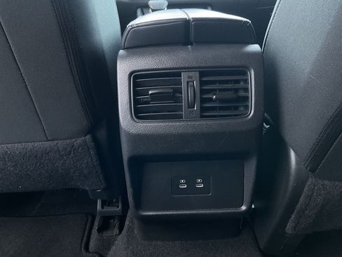 Used 2025 Nissan Rogue SV image 19