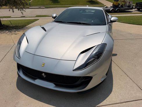 Used 2020 Ferrari 812 Superfast RWD image 1