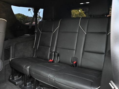Used 2021 Cadillac Escalade ESV Sport AWD/4WD image 19