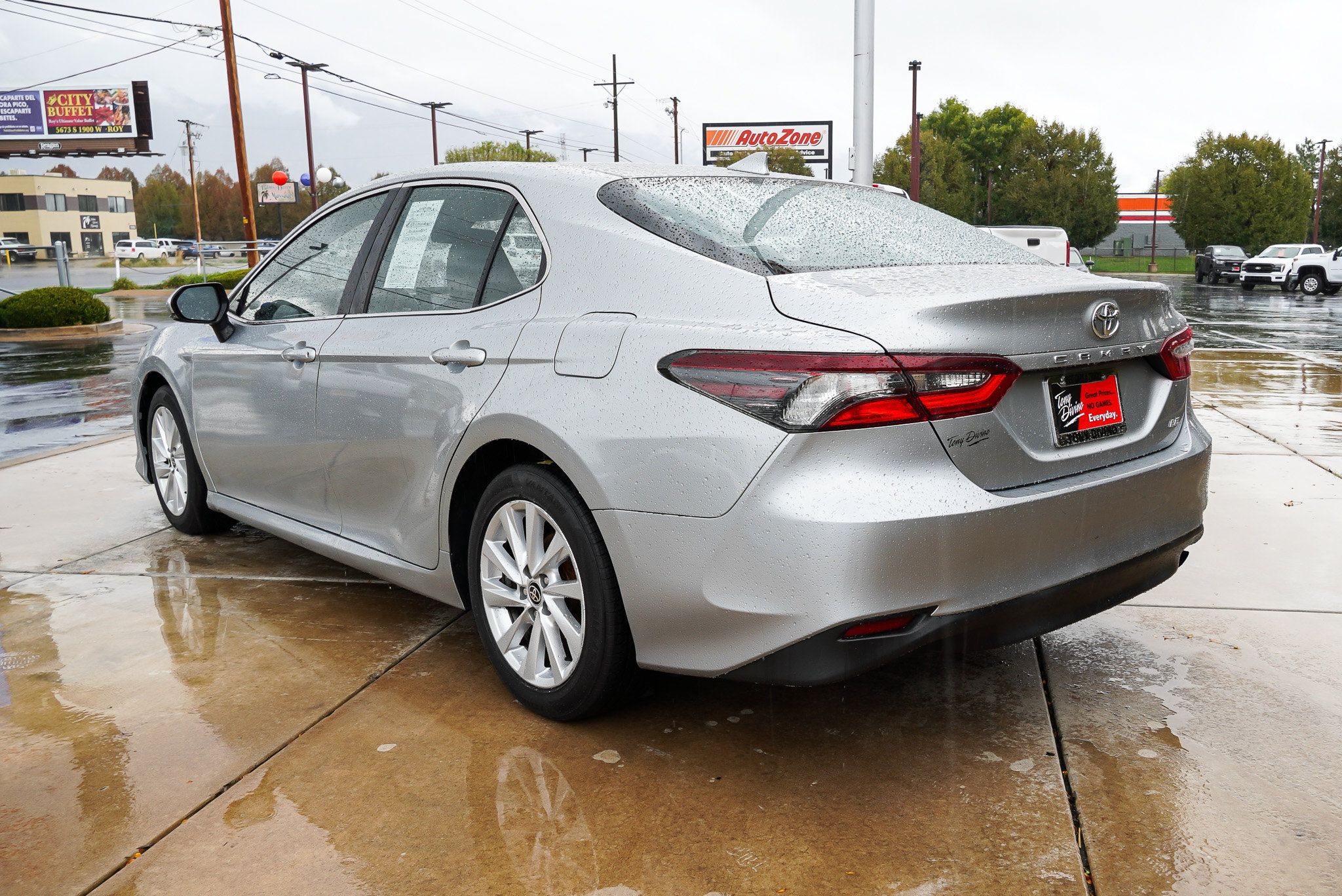 Used 2023 Toyota Camry LE FWD image 6