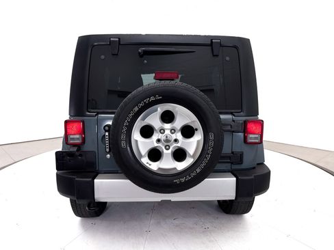 Used 2014 Jeep Wrangler Unlimited Sahara w/ Connectivity Group AWD/4WD image 11