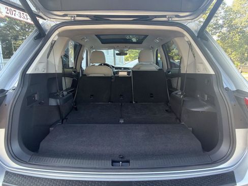 Used 2021 Volkswagen Tiguan SEL w/ 3rd Row Seat Package AWD/4WD image 28