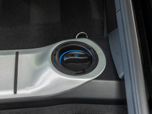 Used 2018 Porsche 718 Cayman RWD image 51