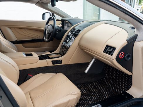 Used 2016 Aston Martin V8 Vantage S RWD image 32