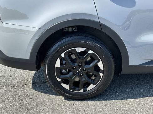 Used 2024 Kia Sorento S w/ Panoramic Sunroof Package FWD image 19
