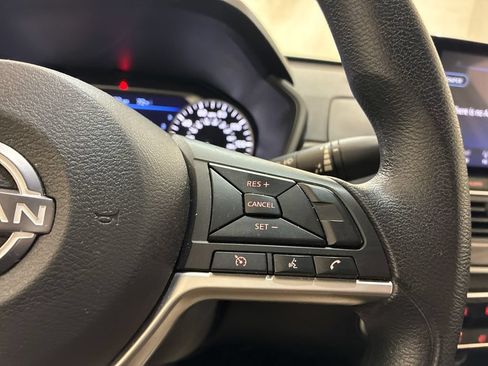 Used 2024 Nissan Altima 2.5 SV FWD image 23