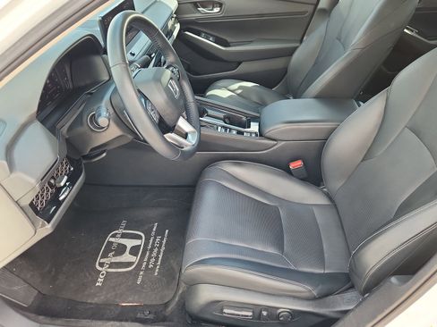 Used 2023 Honda Accord Touring image 10