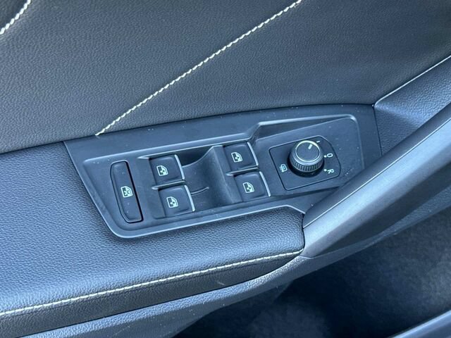 Used 2023 Volkswagen Tiguan SE R-Line FWD image 12