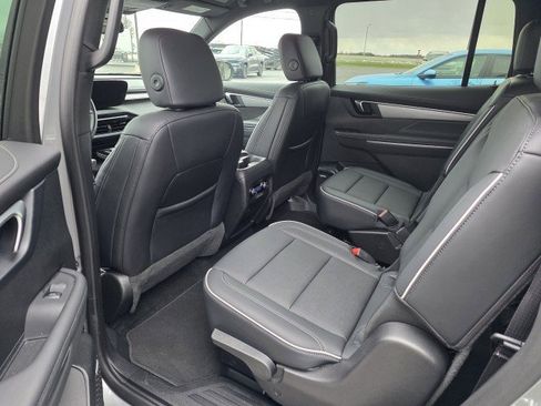 Used 2025 Buick Enclave Preferred image 14