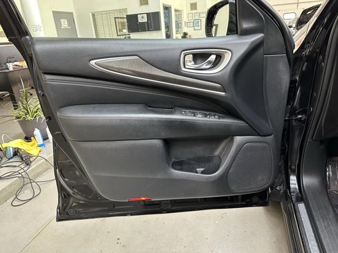 Used 2017 INFINITI QX60 Luxe image 10