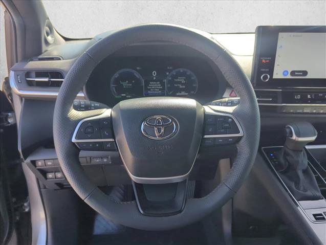 Used 2026 Toyota Sienna Platinum AWD/4WD image 12