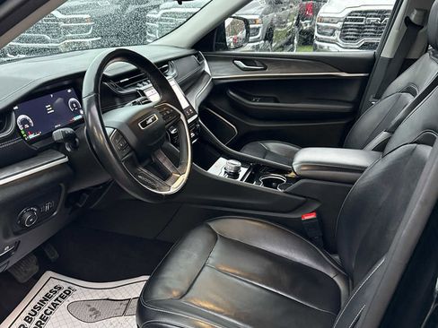 Used 2022 Jeep Grand Cherokee L Limited image 3