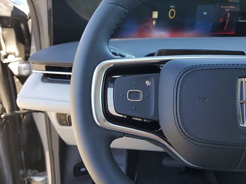 New 2026 Lincoln Nautilus Premier AWD/4WD image 24