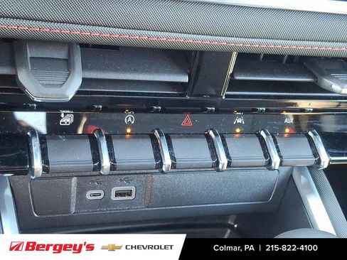 Certified 2025 Chevrolet Colorado Z71 w/ Technology Package image 28