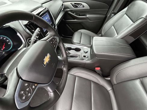 Used 2023 Chevrolet Traverse LT image 10