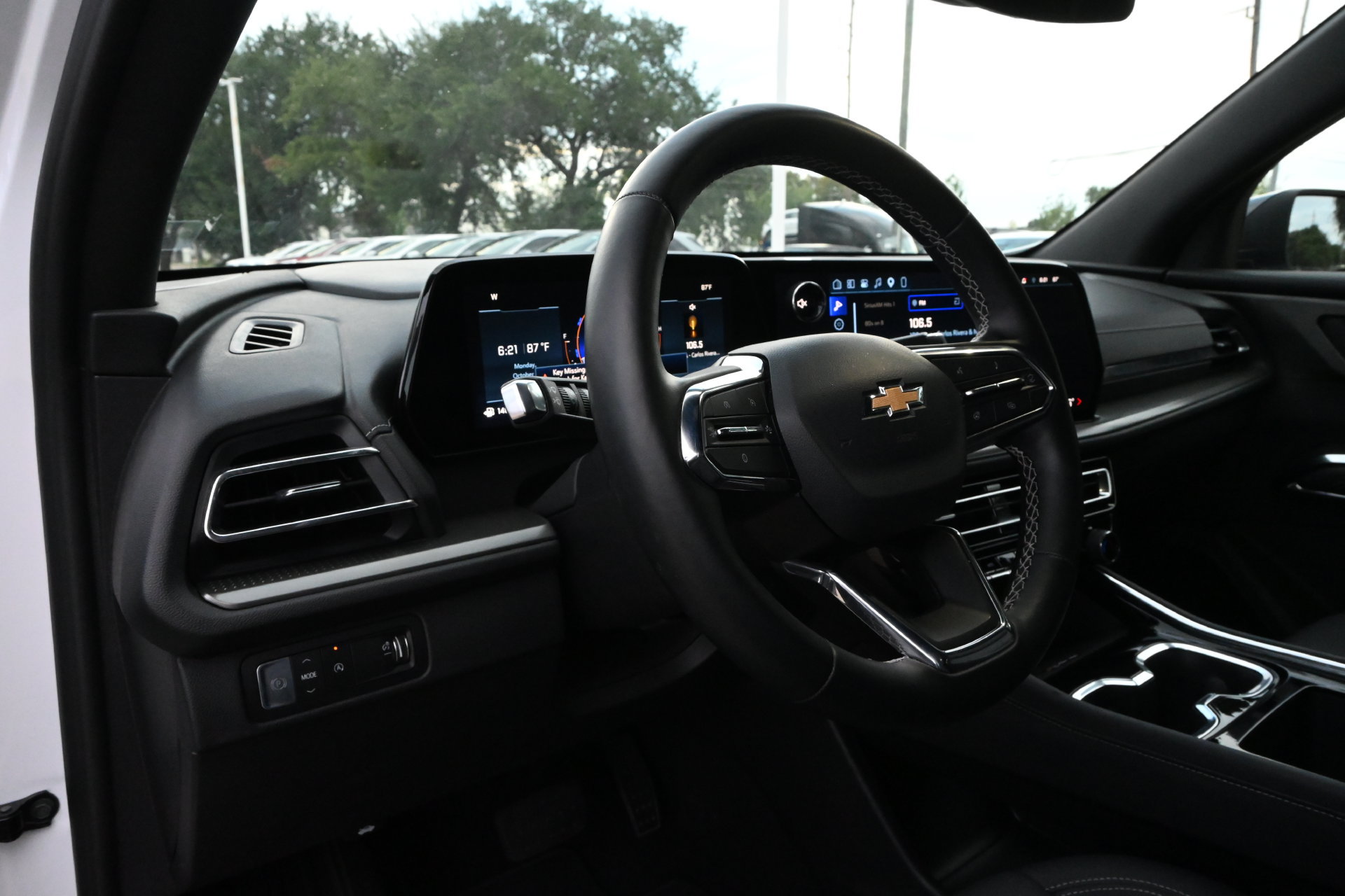 Used 2026 Chevrolet Traverse LT FWD image 17