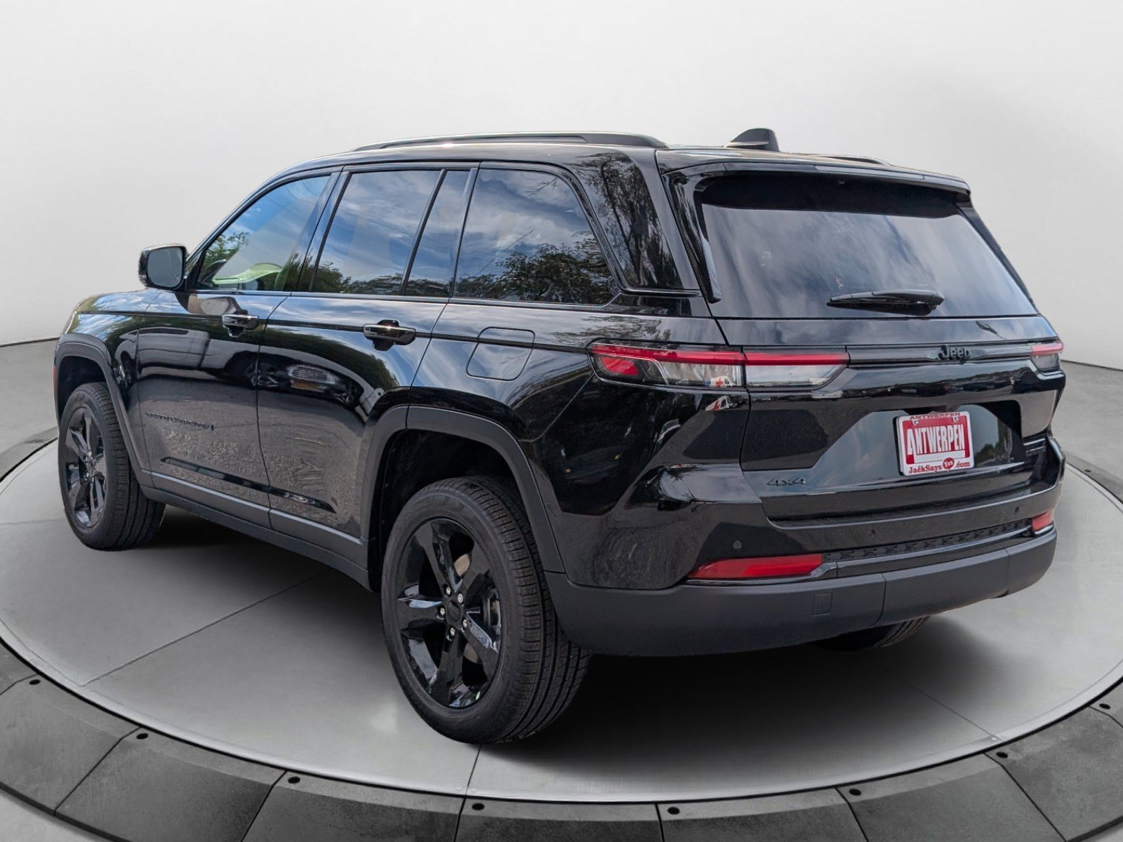 New 2025 Jeep Grand Cherokee Limited w/ Black Appearance Package AWD/4WD image 5