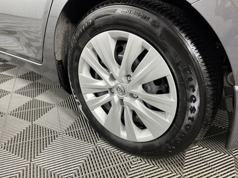Used 2025 Nissan Sentra S FWD image 11