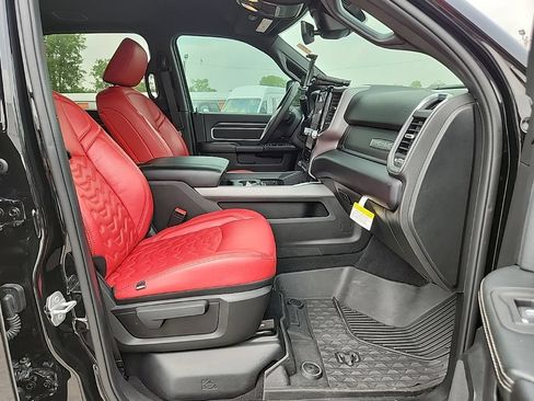 Used 2025 RAM 3500 Big Horn AWD/4WD image 39