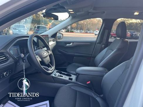 New 2025 Ford Escape SE w/ Class II Trailer Tow Package image 22