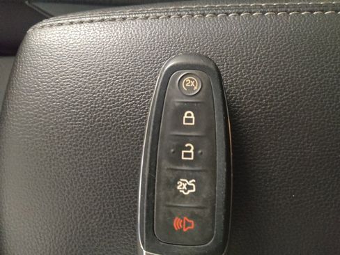 Used 2019 Ford Escape SE FWD image 32