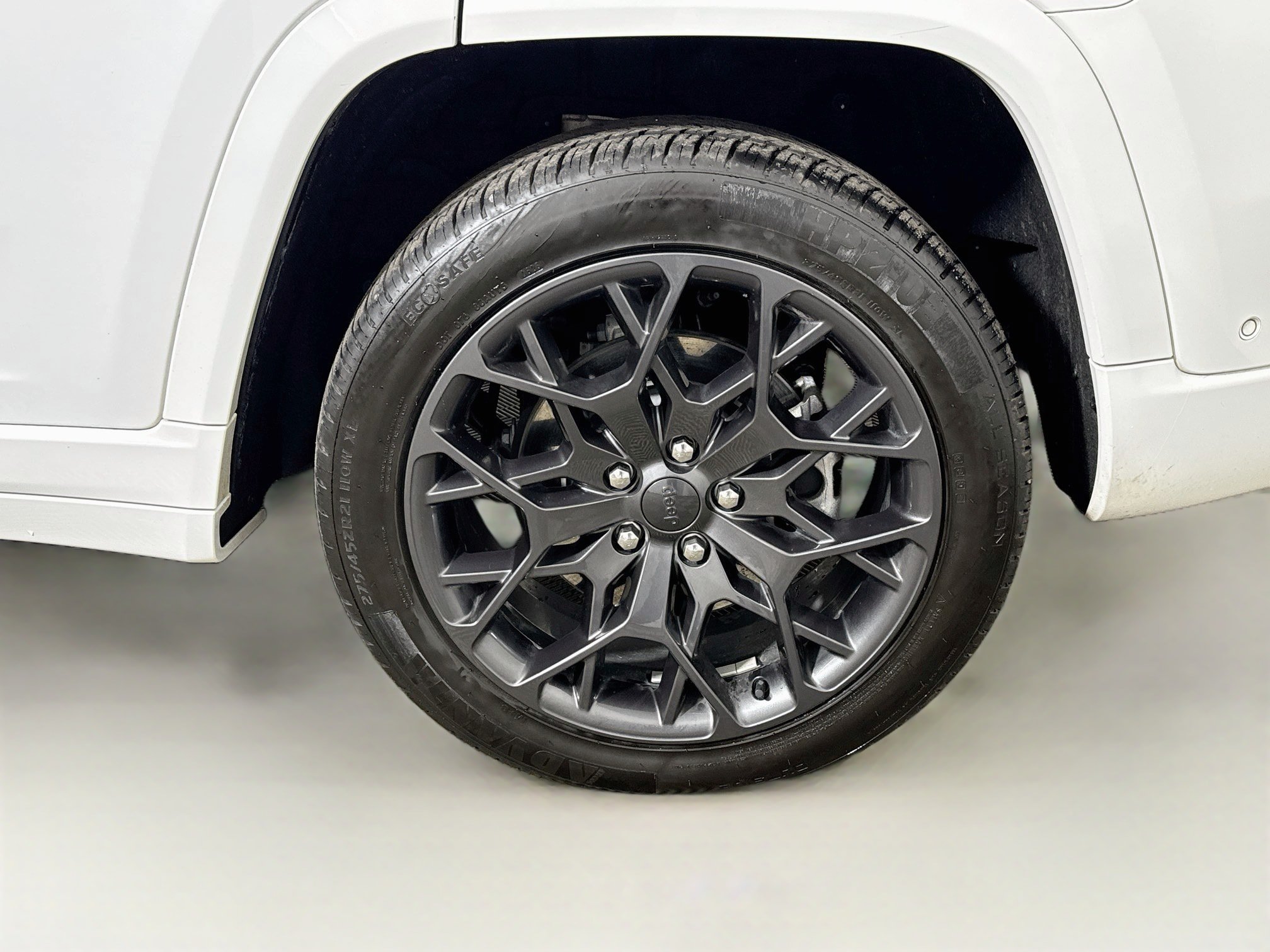 Used 2023 Jeep Grand Cherokee Summit w/ Advanced Protech Group IV AWD/4WD image 27