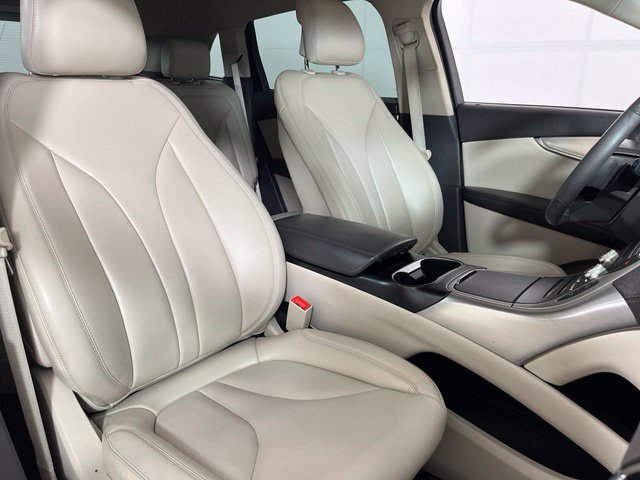 Used 2019 Lincoln Nautilus Premier AWD/4WD image 44