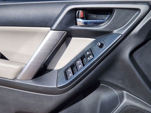 Used 2017 Subaru Forester 2.5i Limited image 6