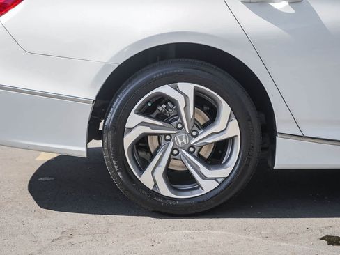 Used 2018 Honda Accord EX image 8