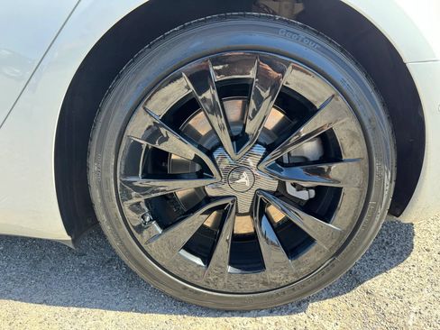 Used 2021 Tesla Model 3 Standard Range Plus RWD image 8