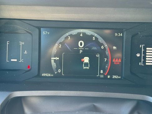 Certified 2024 Toyota Tacoma SR5 AWD/4WD image 19