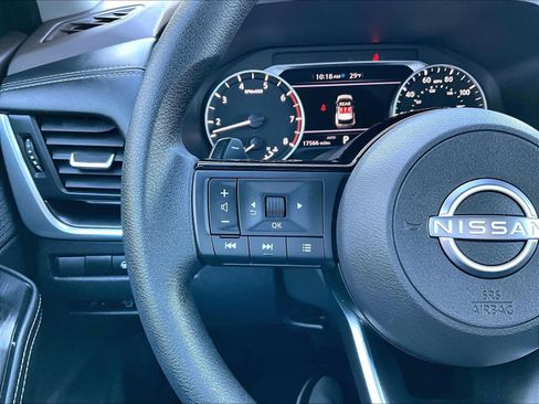 Used 2023 Nissan Rogue SV image 23