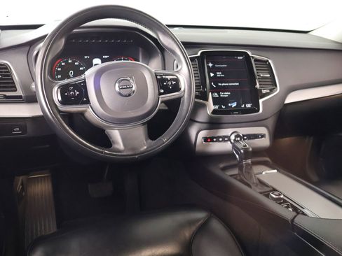 Used 2021 Volvo XC90 T5 Momentum w/ Advanced Package image 2