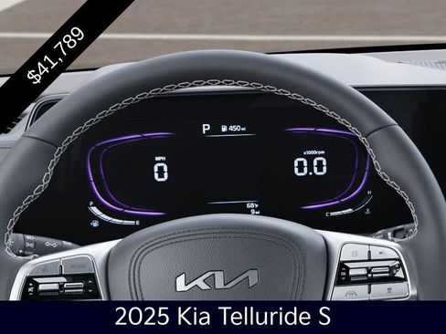 Certified 2025 Kia Telluride S image 21