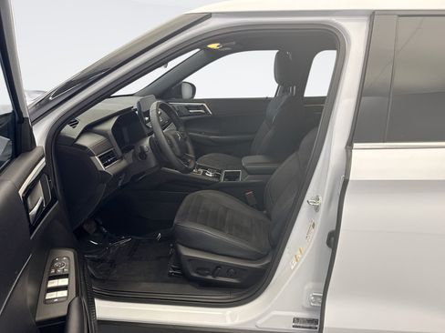 Used 2024 Mitsubishi Outlander SE Black Edition AWD/4WD image 10