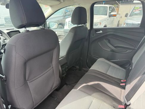 Used 2014 Ford Escape SE w/ Equipment Group 201A FWD image 17