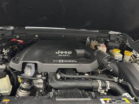Used 2021 Jeep Wrangler Unlimited Sport AWD/4WD image 39
