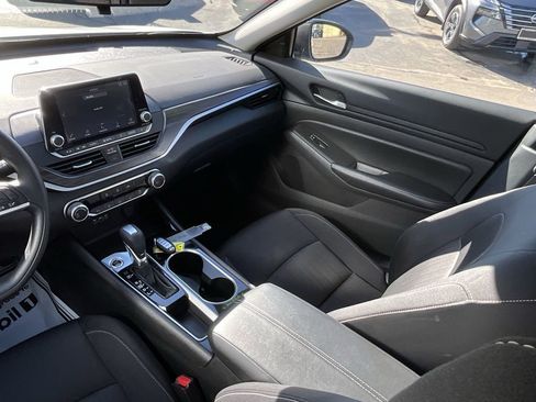 Used 2024 Nissan Altima 2.5 SV image 19