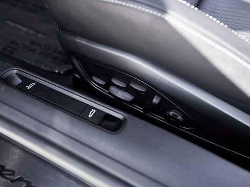 Used 2024 Porsche 911 Carrera GTS w/ Premium Package image 31