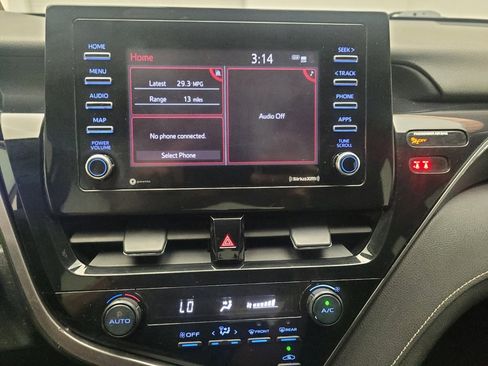 Used 2021 Toyota Camry SE image 25