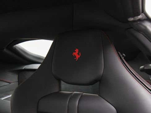 Used 2018 Ferrari 812 Superfast RWD image 64